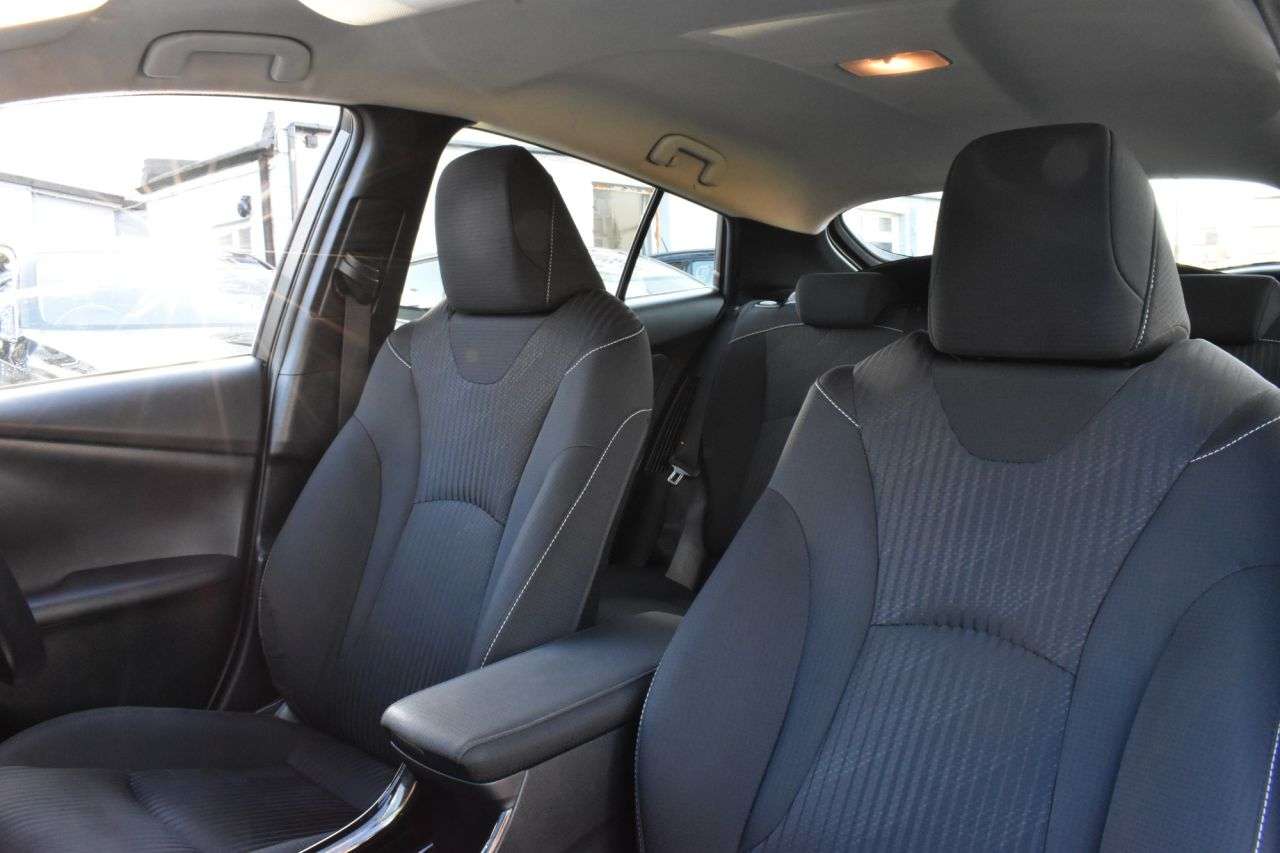 2021 TOYOTA PRIUS 2021 TOYOTA PRIUS