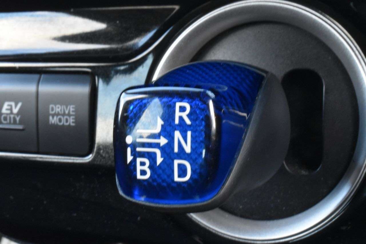 2021 TOYOTA PRIUS 2021 TOYOTA PRIUS