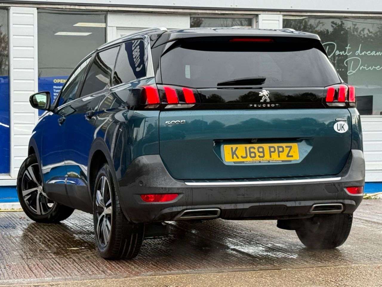 2020 PEUGEOT 5008 2020 PEUGEOT 5008