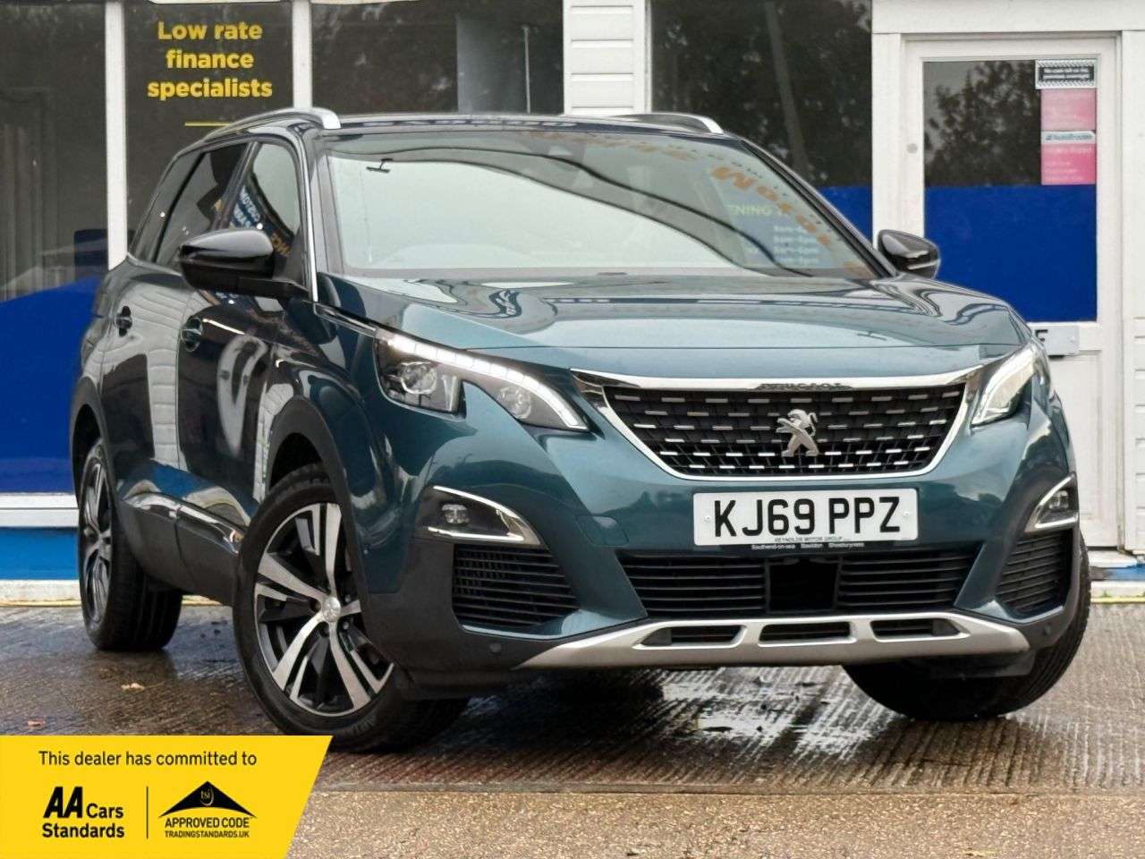 2020 PEUGEOT 5008 2020 PEUGEOT 5008