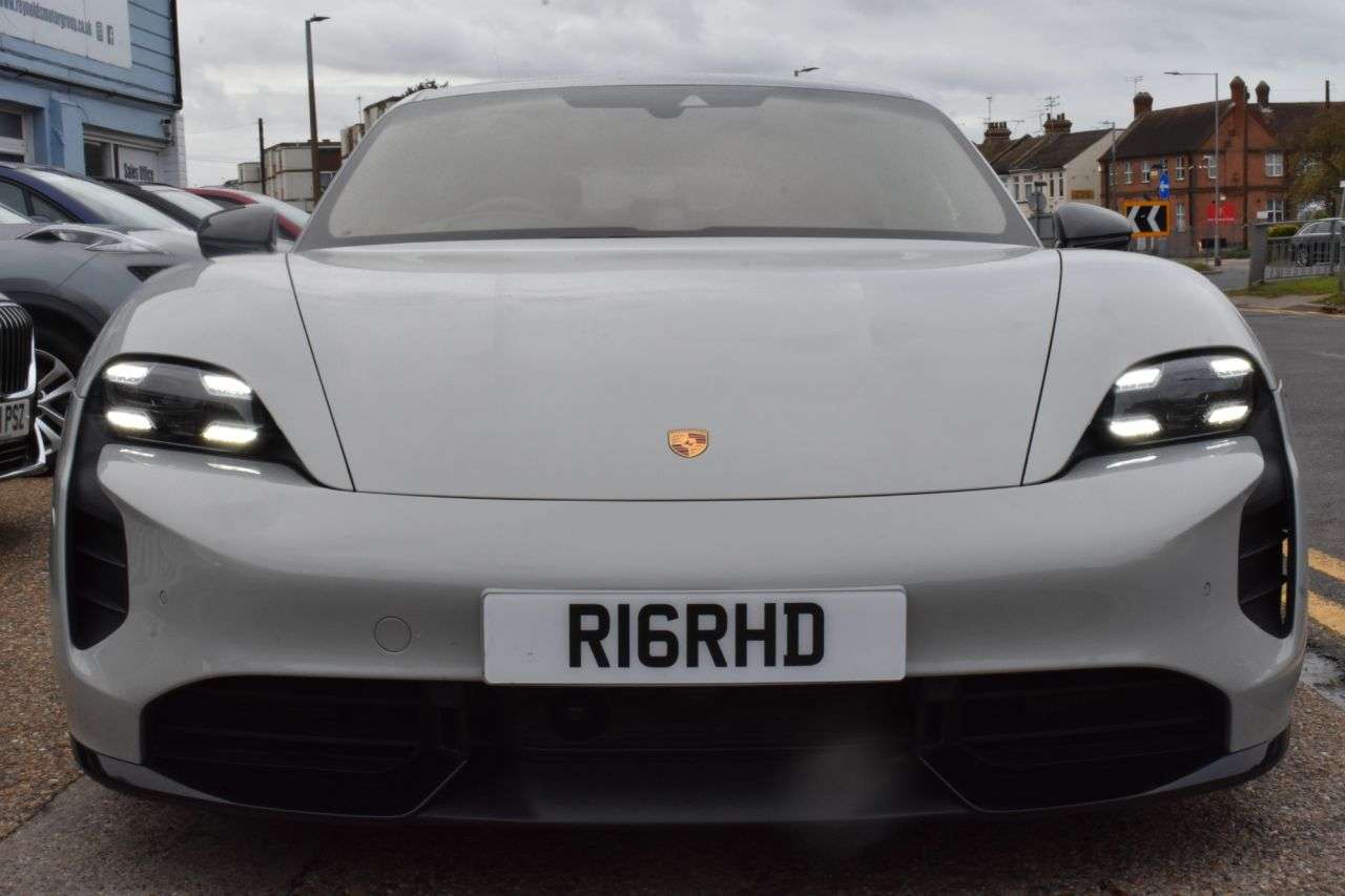 2020 PORSCHE TAYCAN 2020 PORSCHE TAYCAN