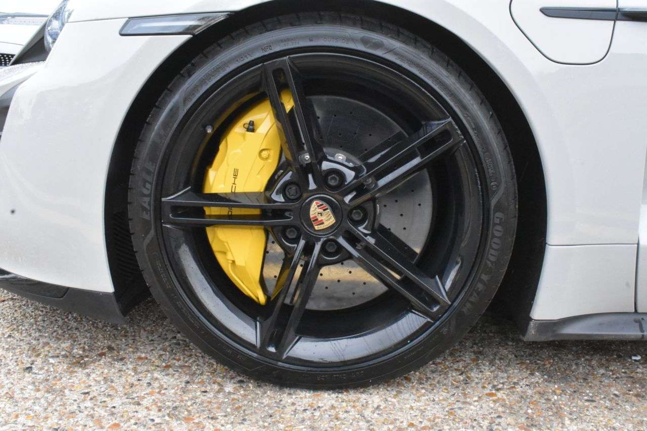 2020 PORSCHE TAYCAN 2020 PORSCHE TAYCAN