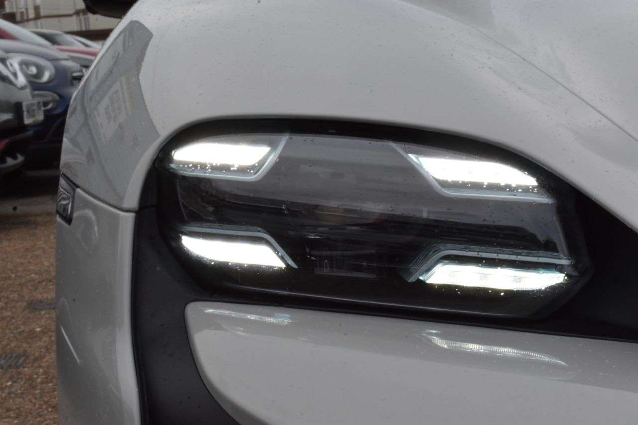 2020 PORSCHE TAYCAN 2020 PORSCHE TAYCAN