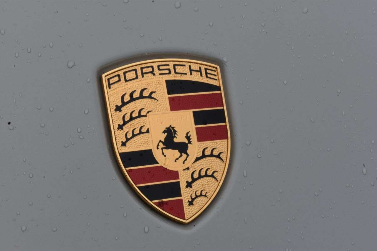 2020 PORSCHE TAYCAN 2020 PORSCHE TAYCAN