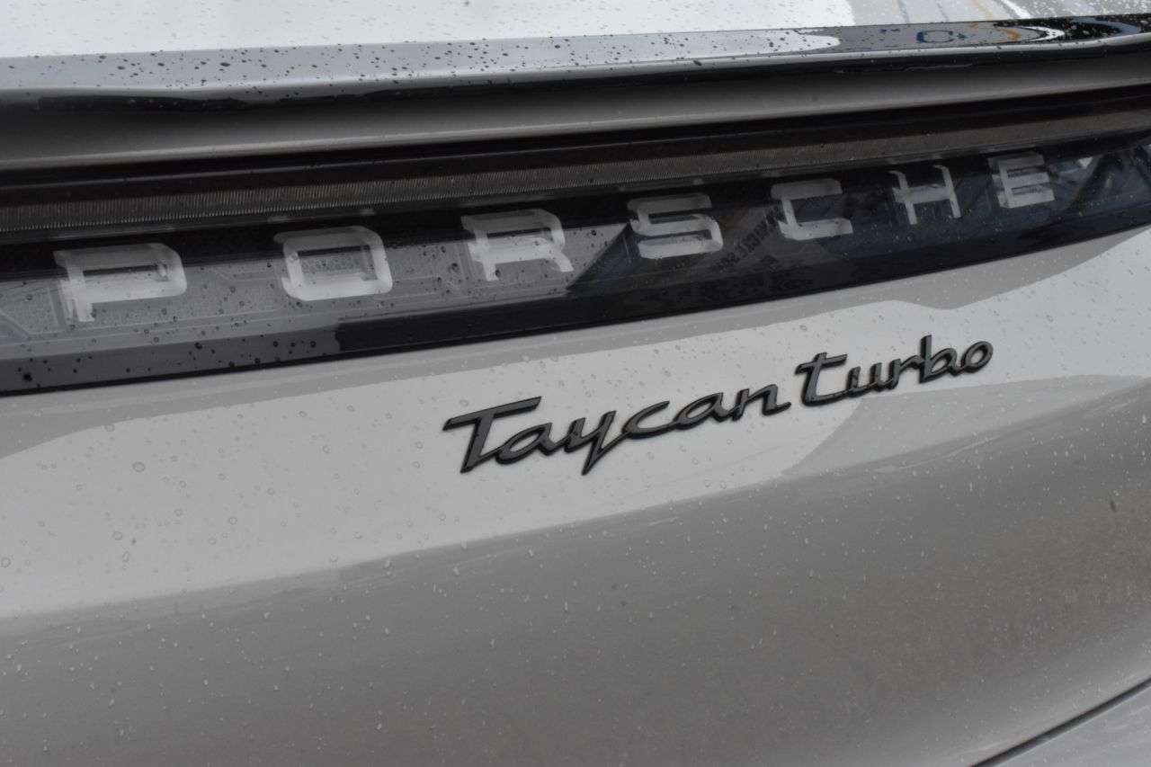 2020 PORSCHE TAYCAN 2020 PORSCHE TAYCAN