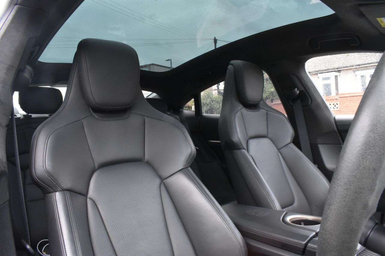 2020 PORSCHE TAYCAN 2020 PORSCHE TAYCAN