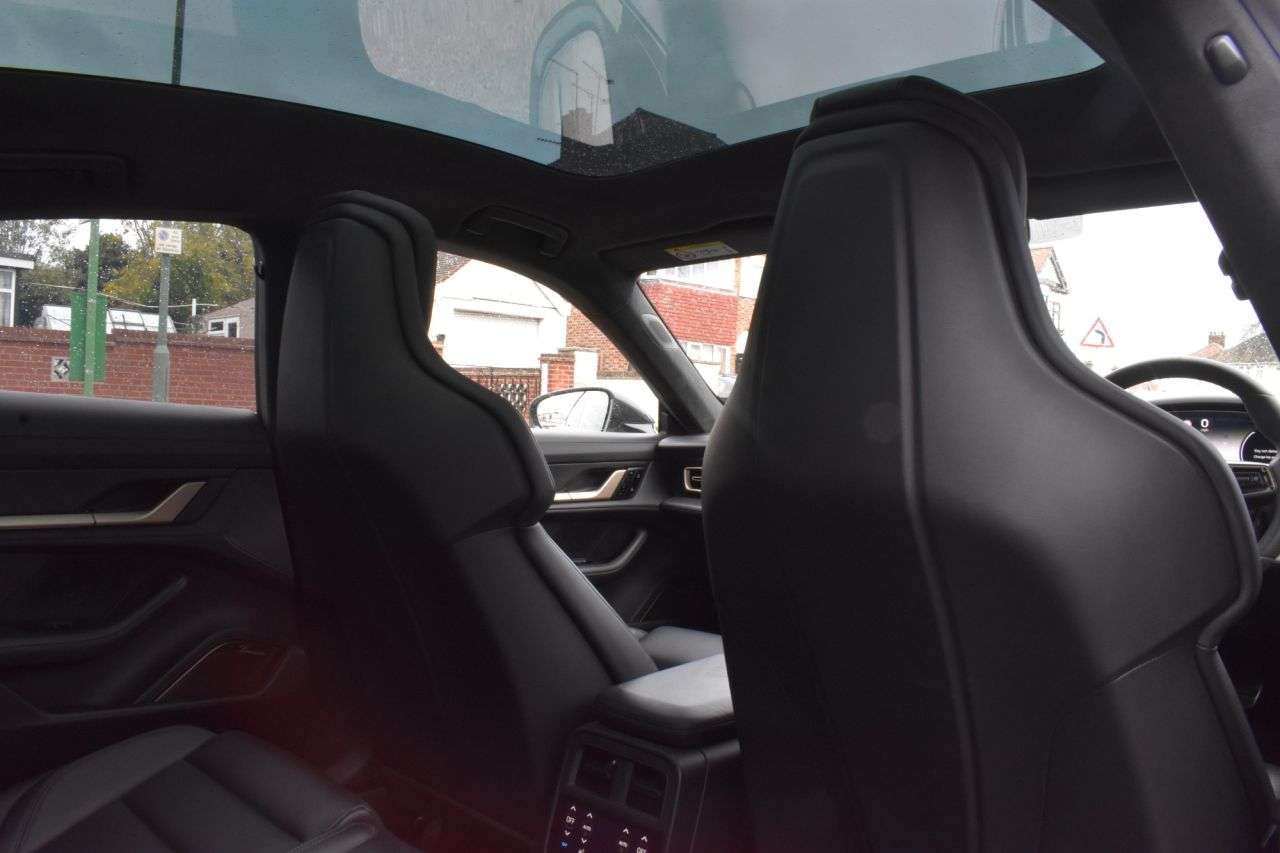 2020 PORSCHE TAYCAN 2020 PORSCHE TAYCAN