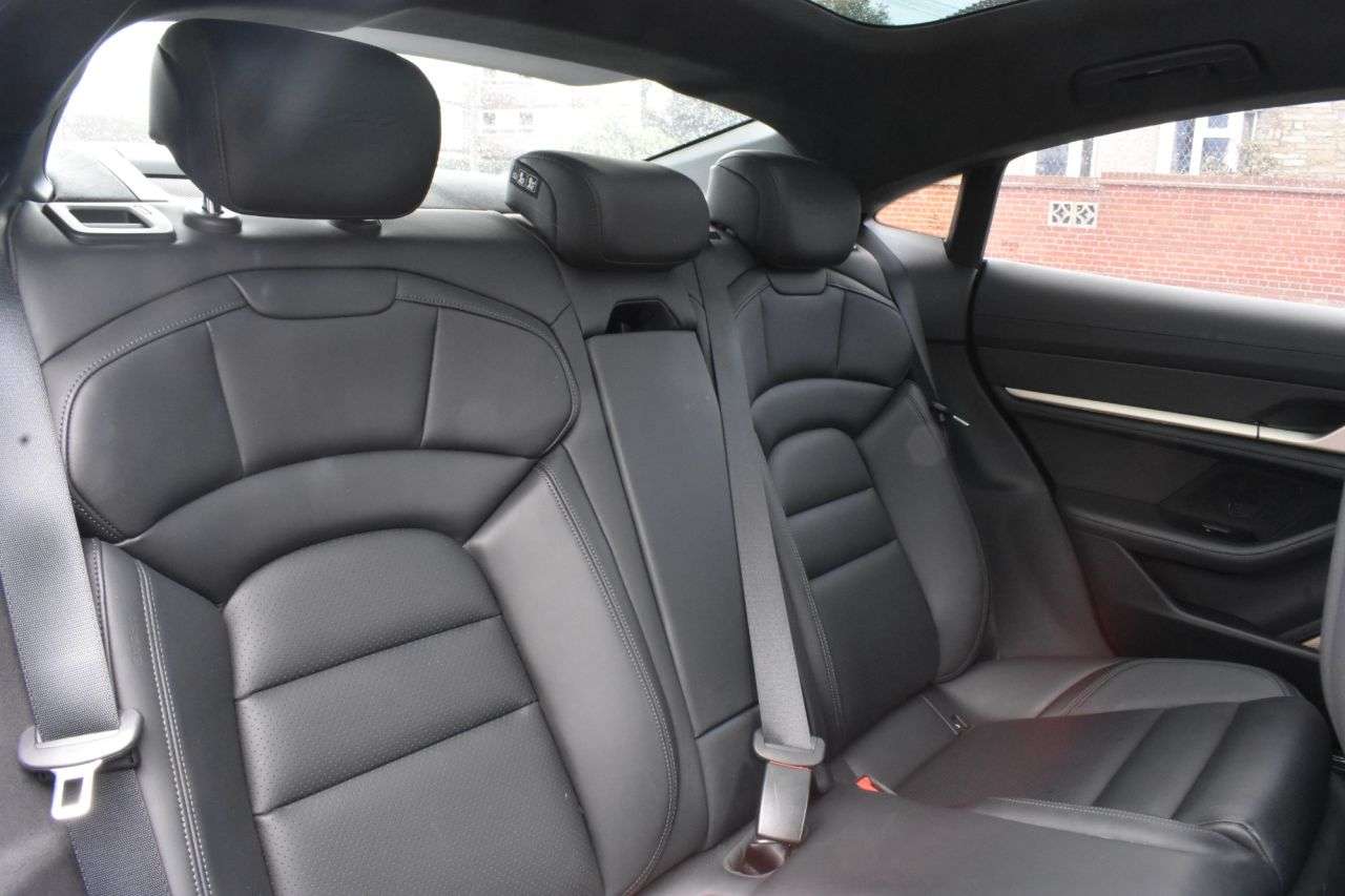 2020 PORSCHE TAYCAN 2020 PORSCHE TAYCAN