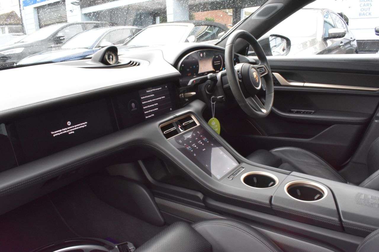 2020 PORSCHE TAYCAN 2020 PORSCHE TAYCAN