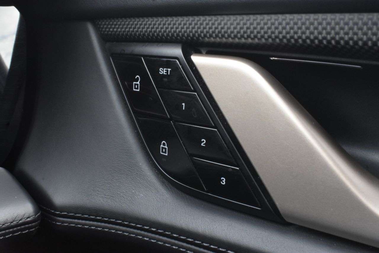 2020 PORSCHE TAYCAN 2020 PORSCHE TAYCAN