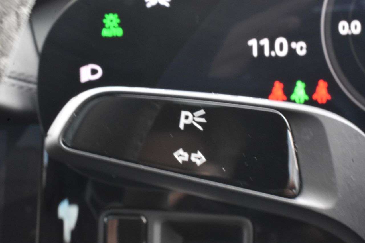 2020 PORSCHE TAYCAN 2020 PORSCHE TAYCAN