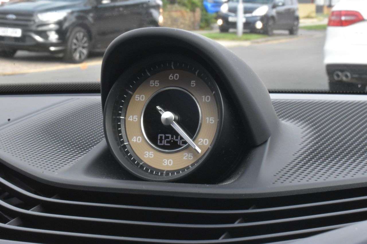 2020 PORSCHE TAYCAN 2020 PORSCHE TAYCAN