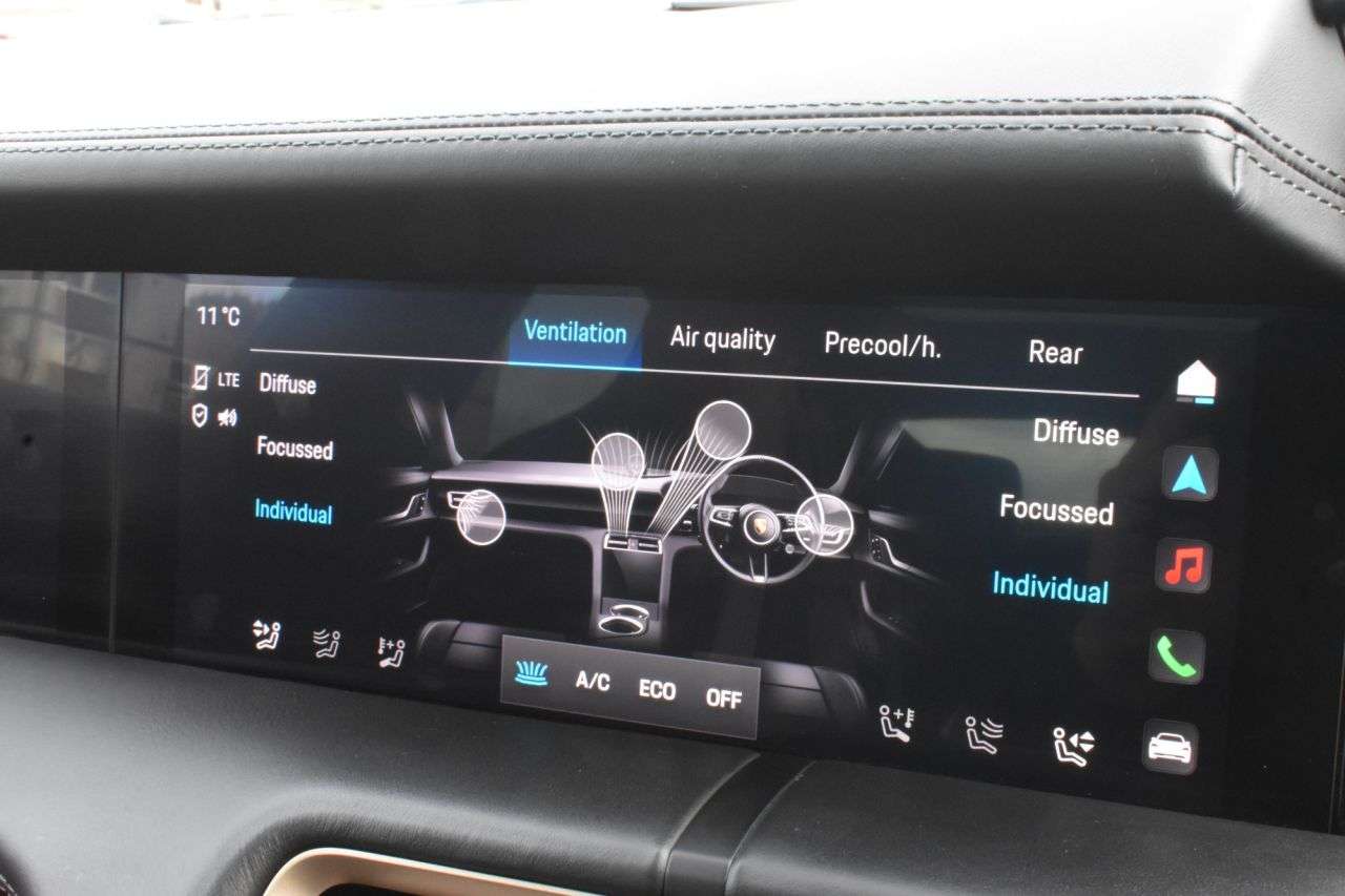 2020 PORSCHE TAYCAN 2020 PORSCHE TAYCAN