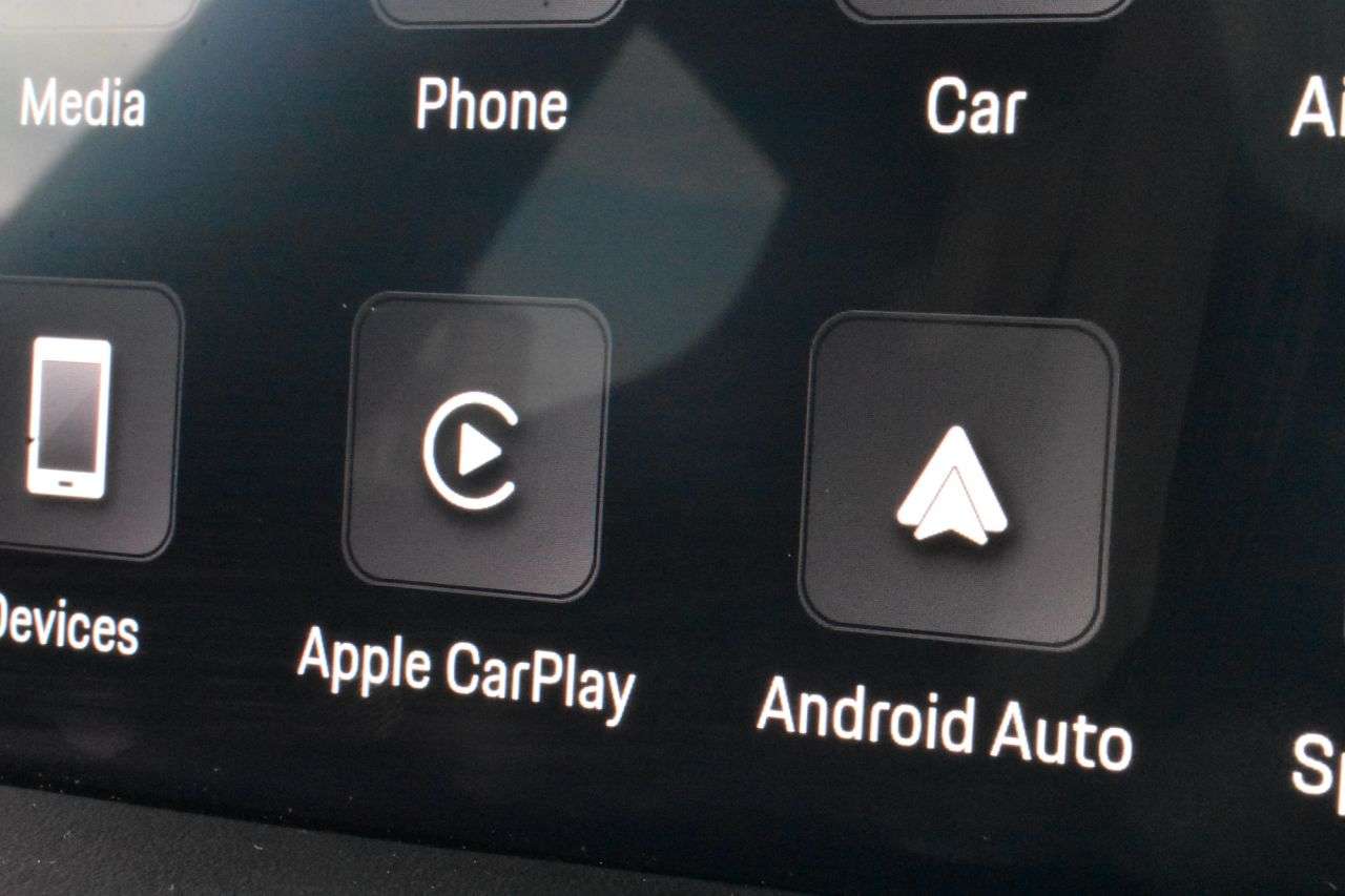 2020 PORSCHE TAYCAN 2020 PORSCHE TAYCAN