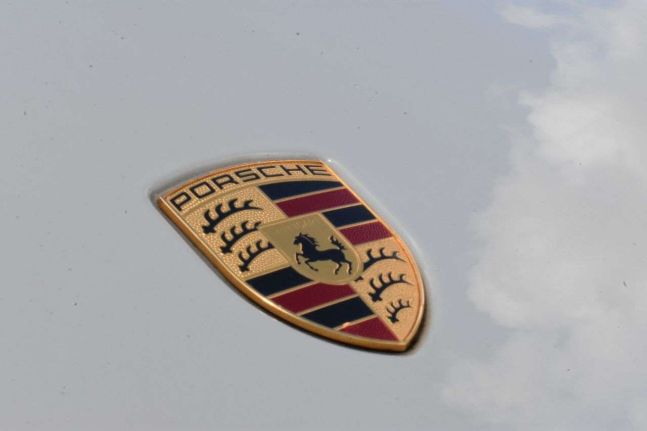 2020 PORSCHE TAYCAN 2020 PORSCHE TAYCAN