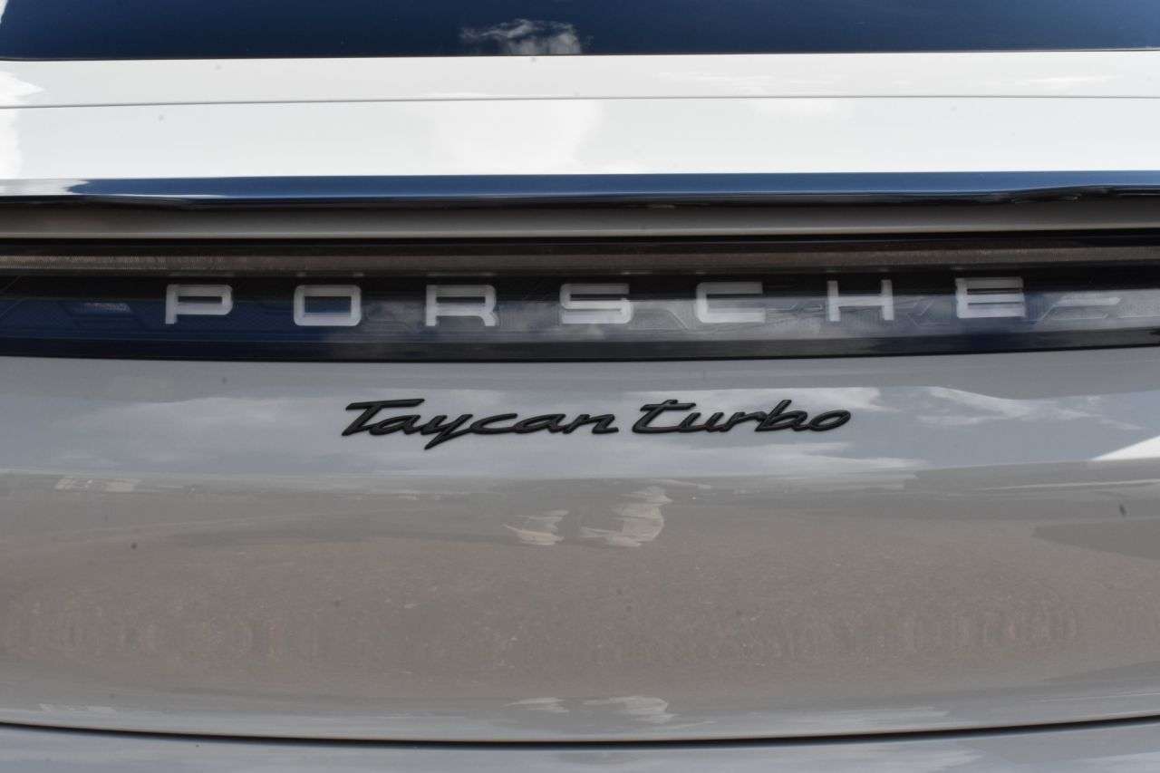 2020 PORSCHE TAYCAN 2020 PORSCHE TAYCAN