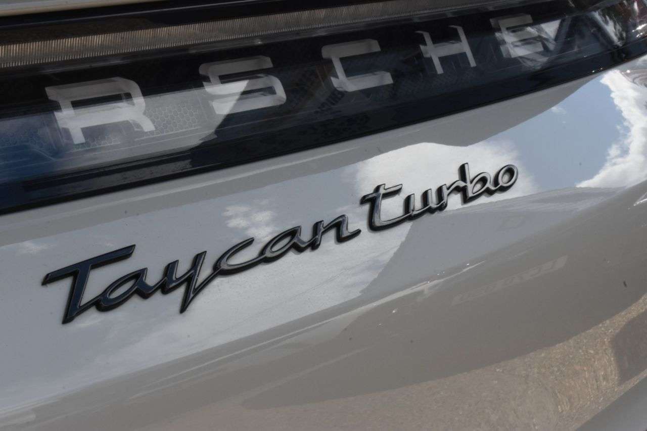 2020 PORSCHE TAYCAN 2020 PORSCHE TAYCAN