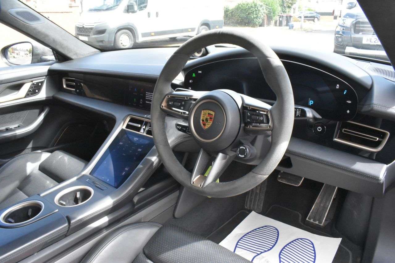 2020 PORSCHE TAYCAN 2020 PORSCHE TAYCAN