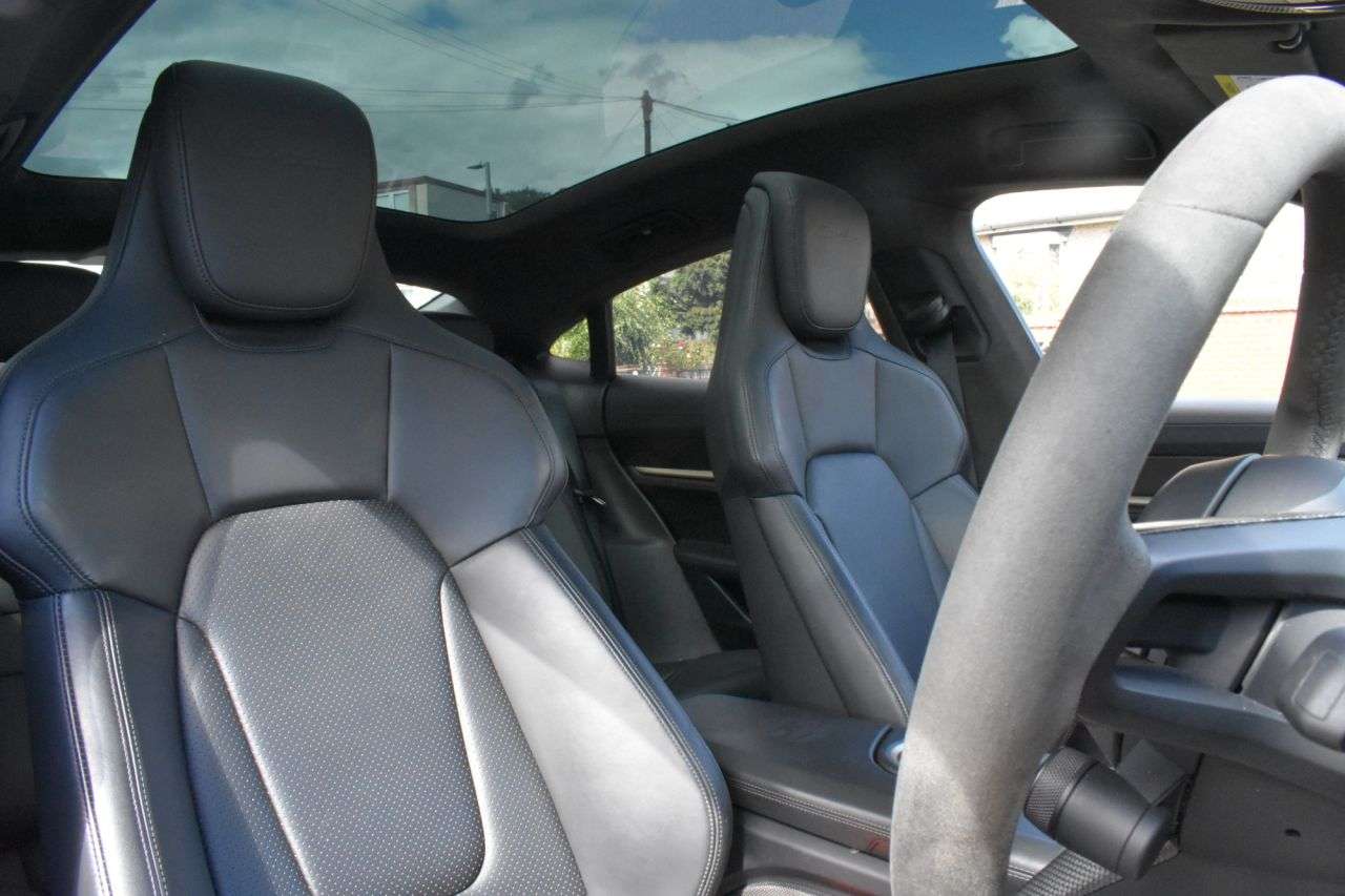 2020 PORSCHE TAYCAN 2020 PORSCHE TAYCAN