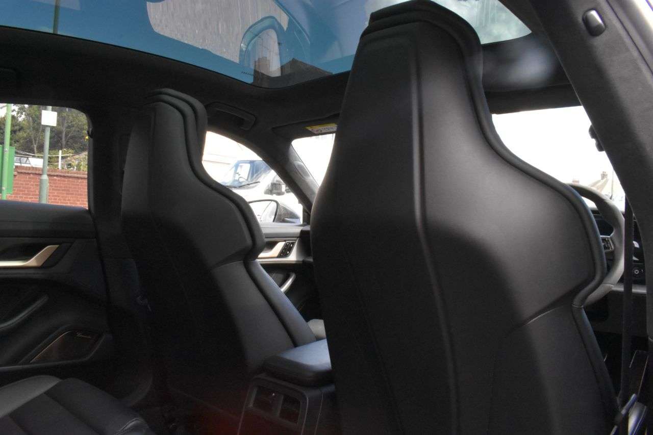 2020 PORSCHE TAYCAN 2020 PORSCHE TAYCAN