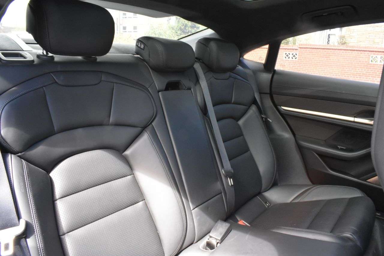 2020 PORSCHE TAYCAN 2020 PORSCHE TAYCAN