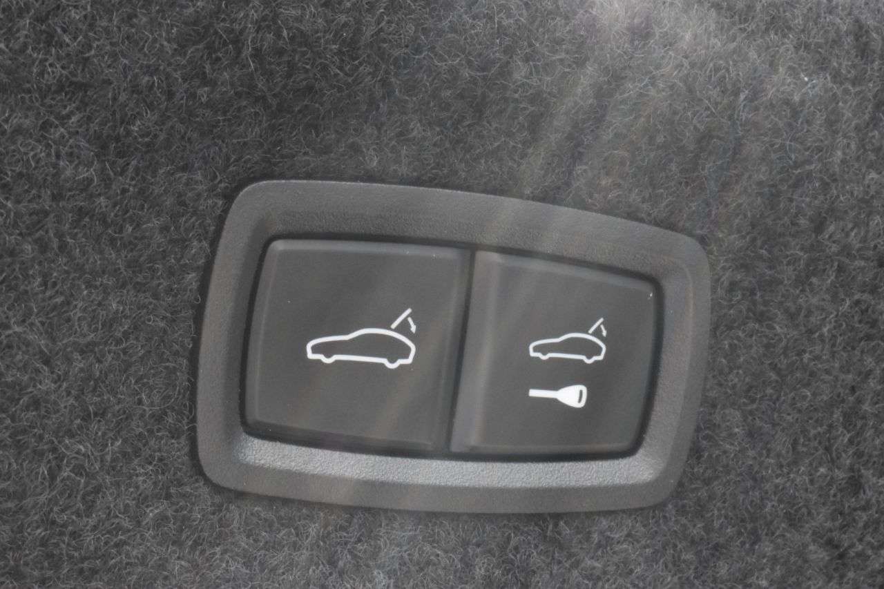 2020 PORSCHE TAYCAN 2020 PORSCHE TAYCAN