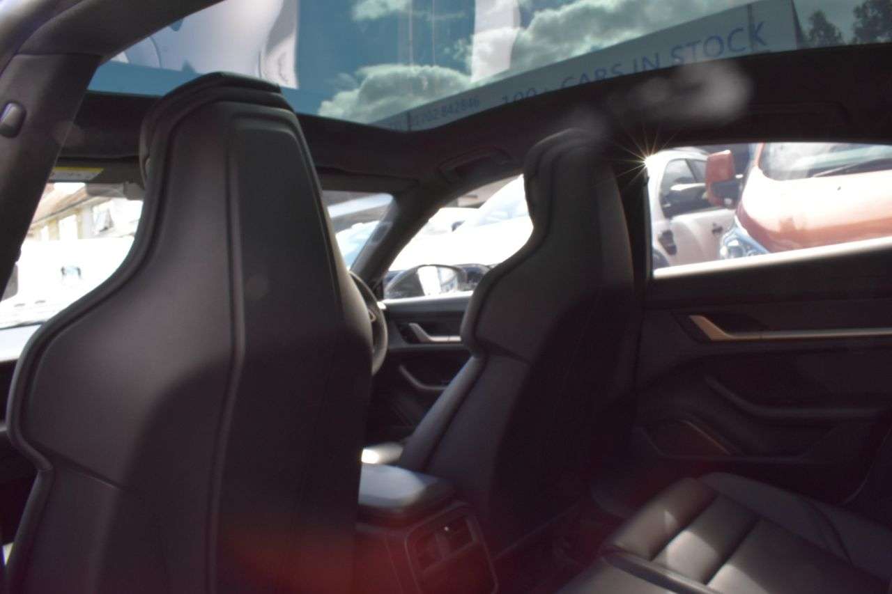 2020 PORSCHE TAYCAN 2020 PORSCHE TAYCAN