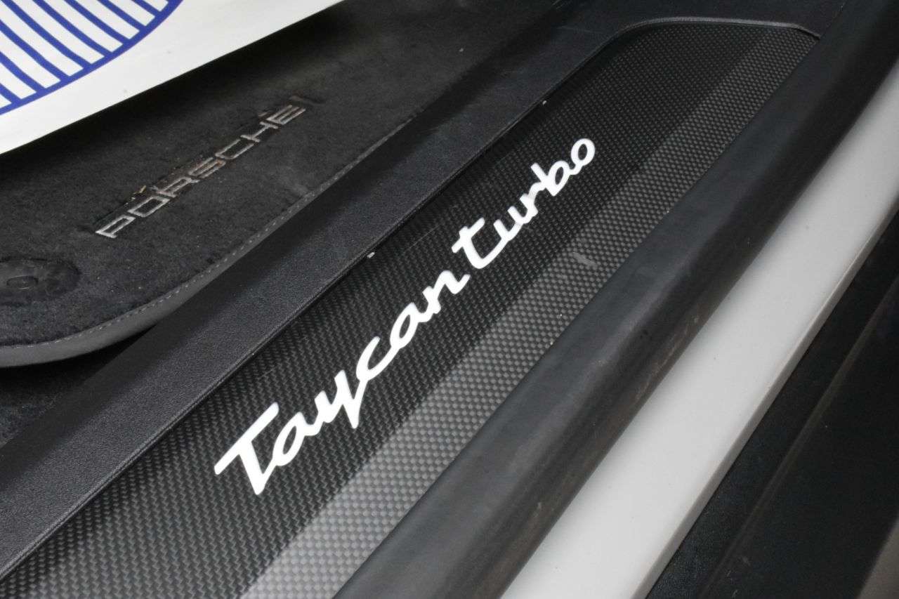 2020 PORSCHE TAYCAN 2020 PORSCHE TAYCAN