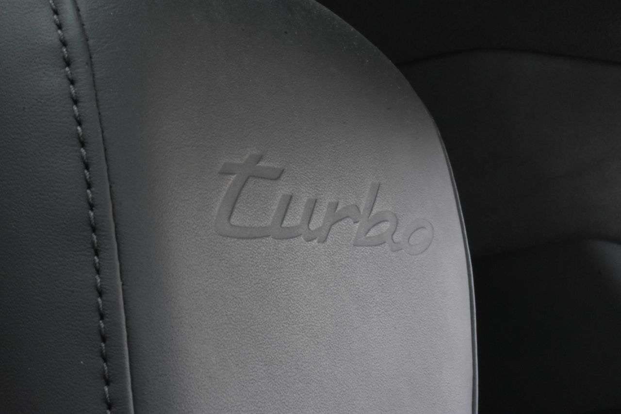 2020 PORSCHE TAYCAN 2020 PORSCHE TAYCAN