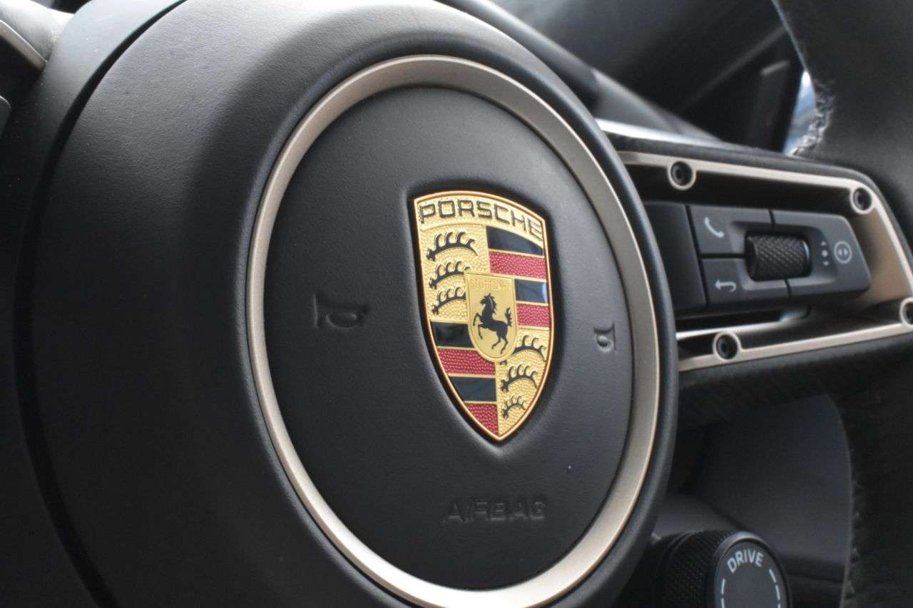 2020 PORSCHE TAYCAN 2020 PORSCHE TAYCAN