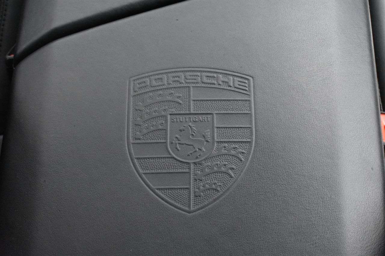 2020 PORSCHE TAYCAN 2020 PORSCHE TAYCAN
