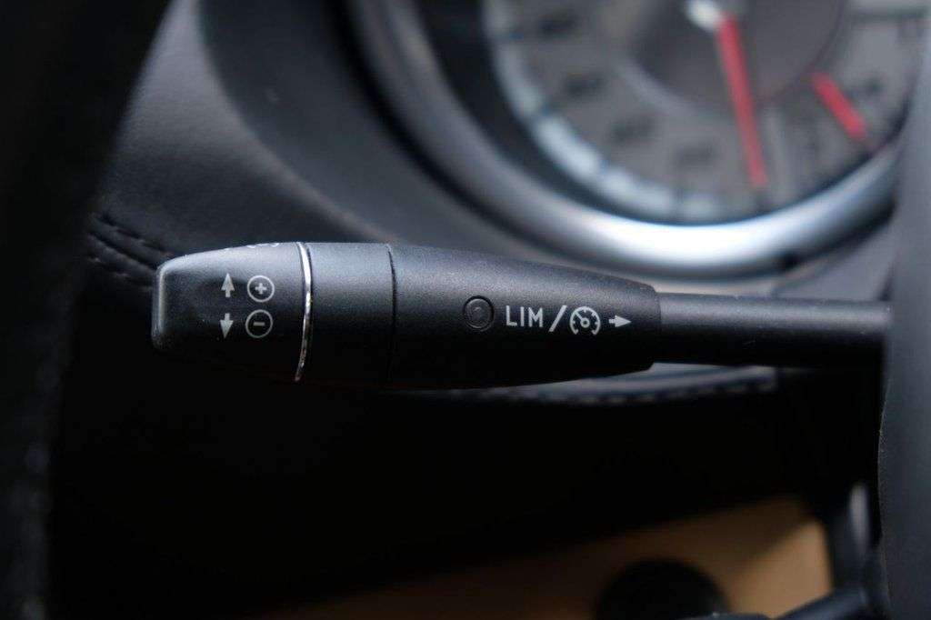 2011 MERCEDES SLS 2011 MERCEDES SLS