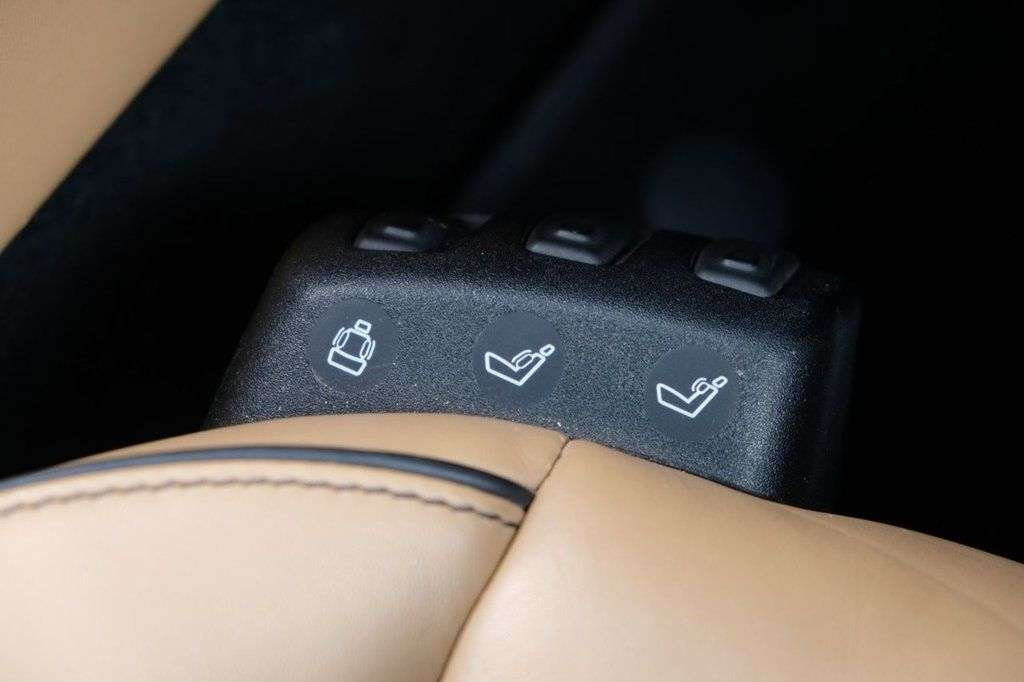 2011 MERCEDES SLS 2011 MERCEDES SLS