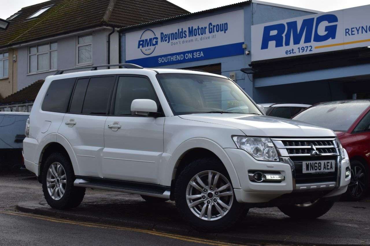 A 2018 MITSUBISHI SHOGUN 1 OWNER 7 SEATS AUTOMATIC 3.2 | DI-DC | SG3 | DIESEL | AUTOMATIC | 4WD | LW A 2018 MITSUBISHI SHOGUN 1 OWNER 7 SEATS AUTOMATIC 3.2 | DI-DC | SG3 | DIESEL | AUTOMATIC | 4WD | LW