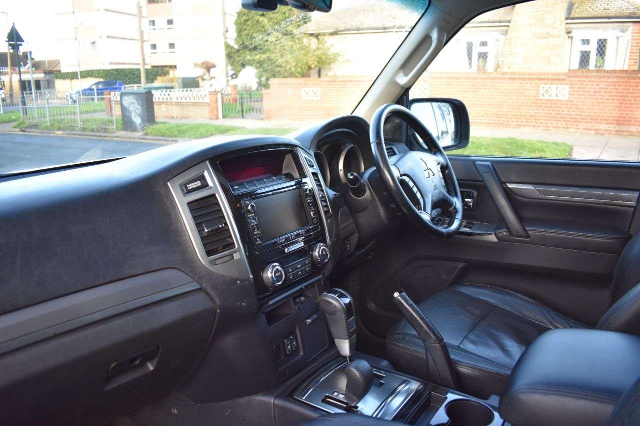 2018 MITSUBISHI SHOGUN 2018 MITSUBISHI SHOGUN