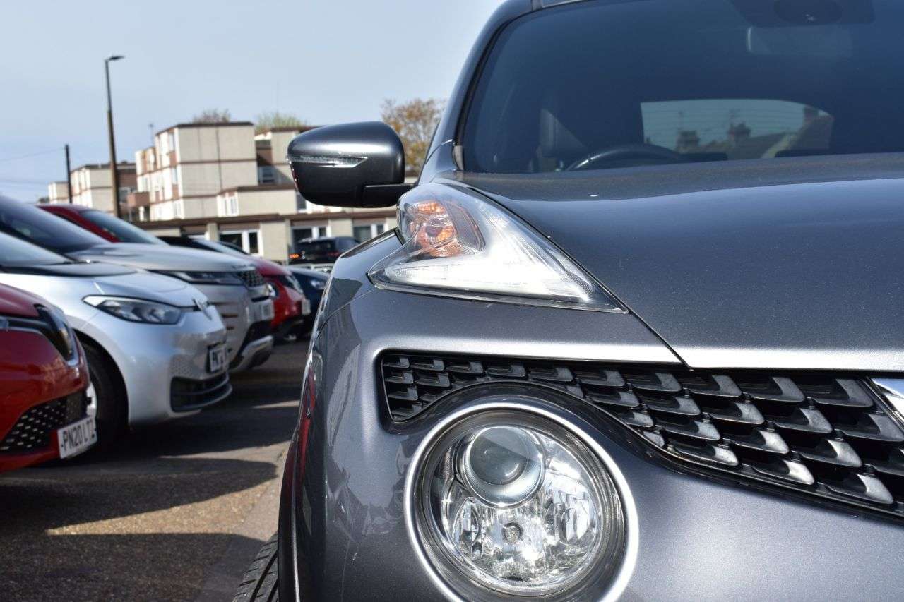 A 2016 NISSAN JUKE 1.6 N-Connecta Petrol XTRON 117ps AUTOMATIC | LOW MILES | REVERSE CAMERA RE A 2016 NISSAN JUKE 1.6 N-Connecta Petrol XTRON 117ps AUTOMATIC | LOW MILES | REVERSE CAMERA RE