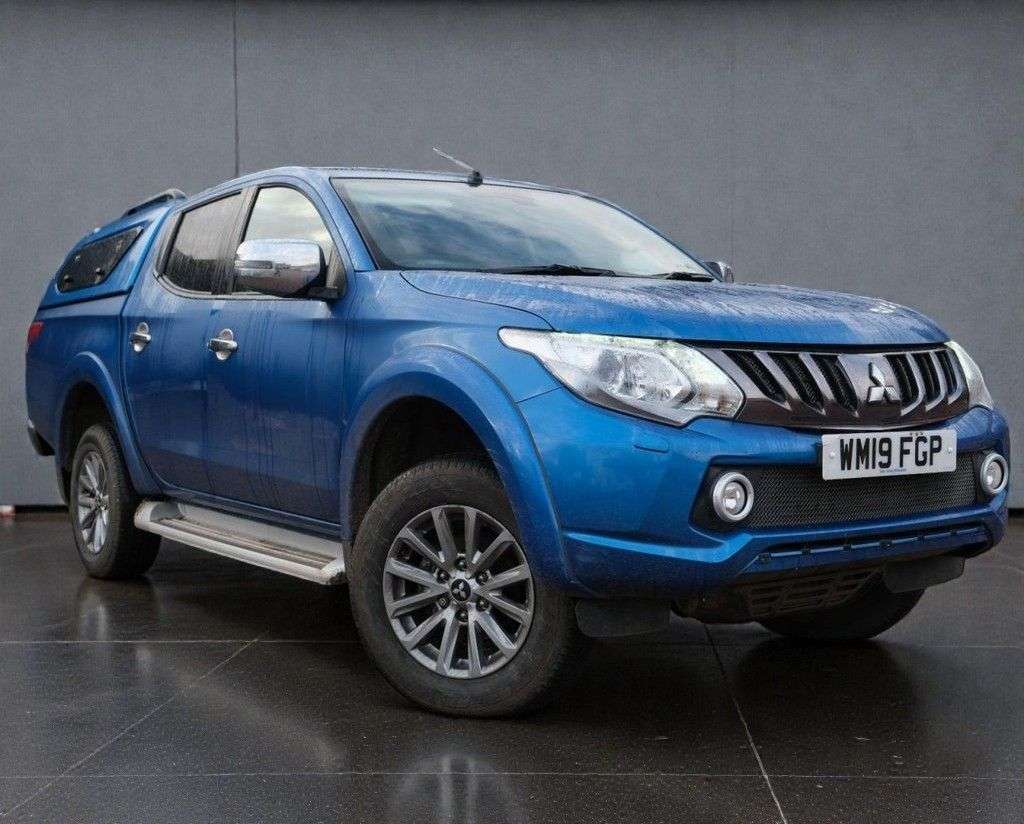 A 2019 MITSUBISHI L200 2.4 DI-D DC Barbarian Pickup Double Cab 4dr Diesel Manual 4WD Euro 6 (178 p A 2019 MITSUBISHI L200 2.4 DI-D DC Barbarian Pickup Double Cab 4dr Diesel Manual 4WD Euro 6 (178 p
