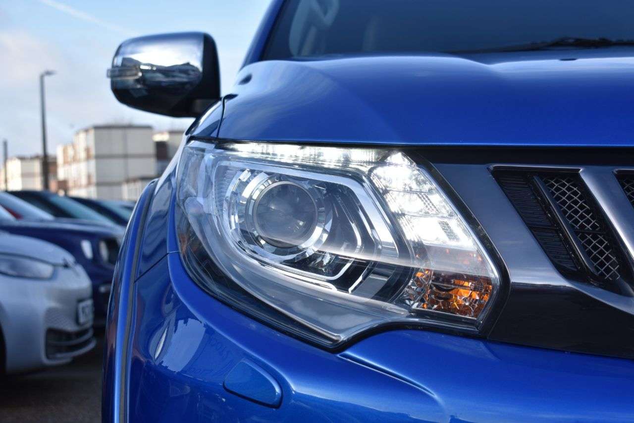 0 MITSUBISHI L200 0 MITSUBISHI L200