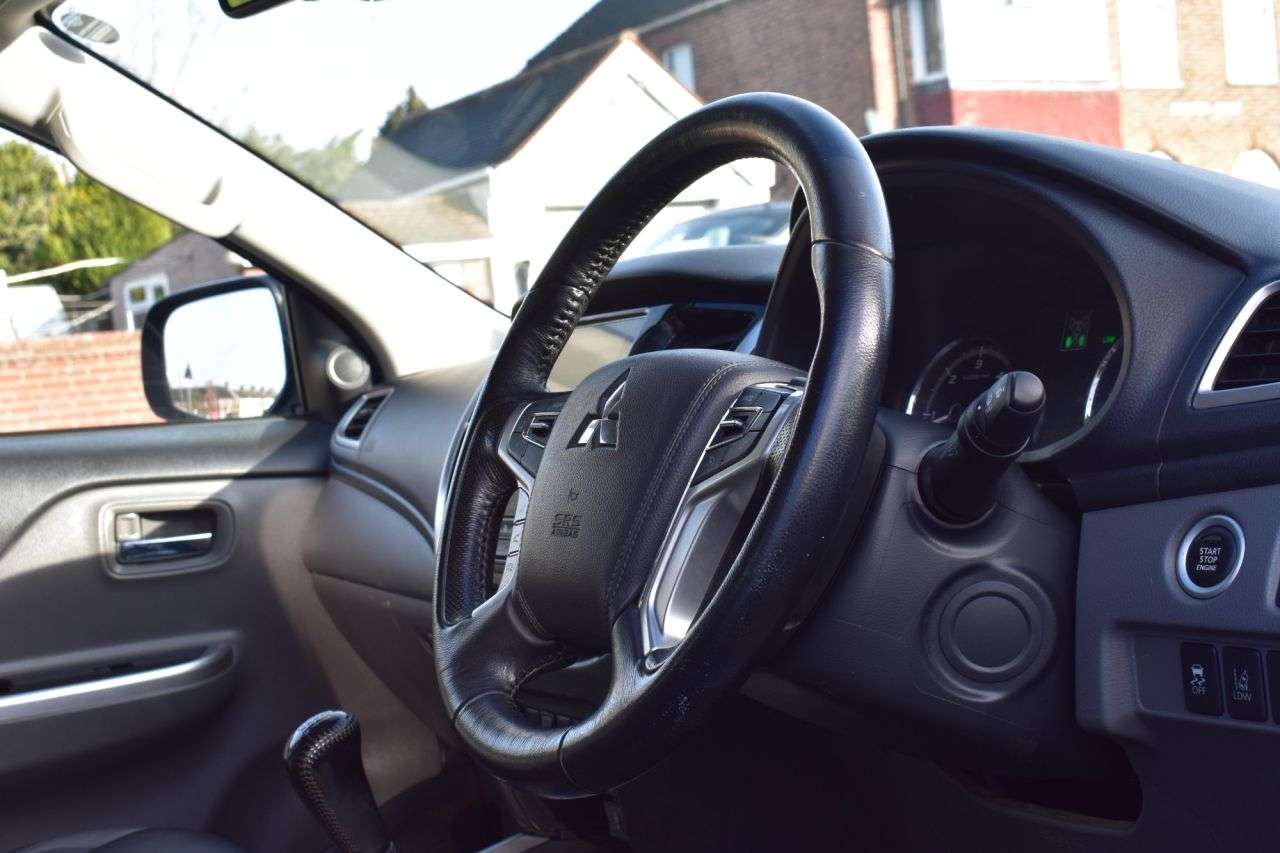 0 MITSUBISHI L200 0 MITSUBISHI L200