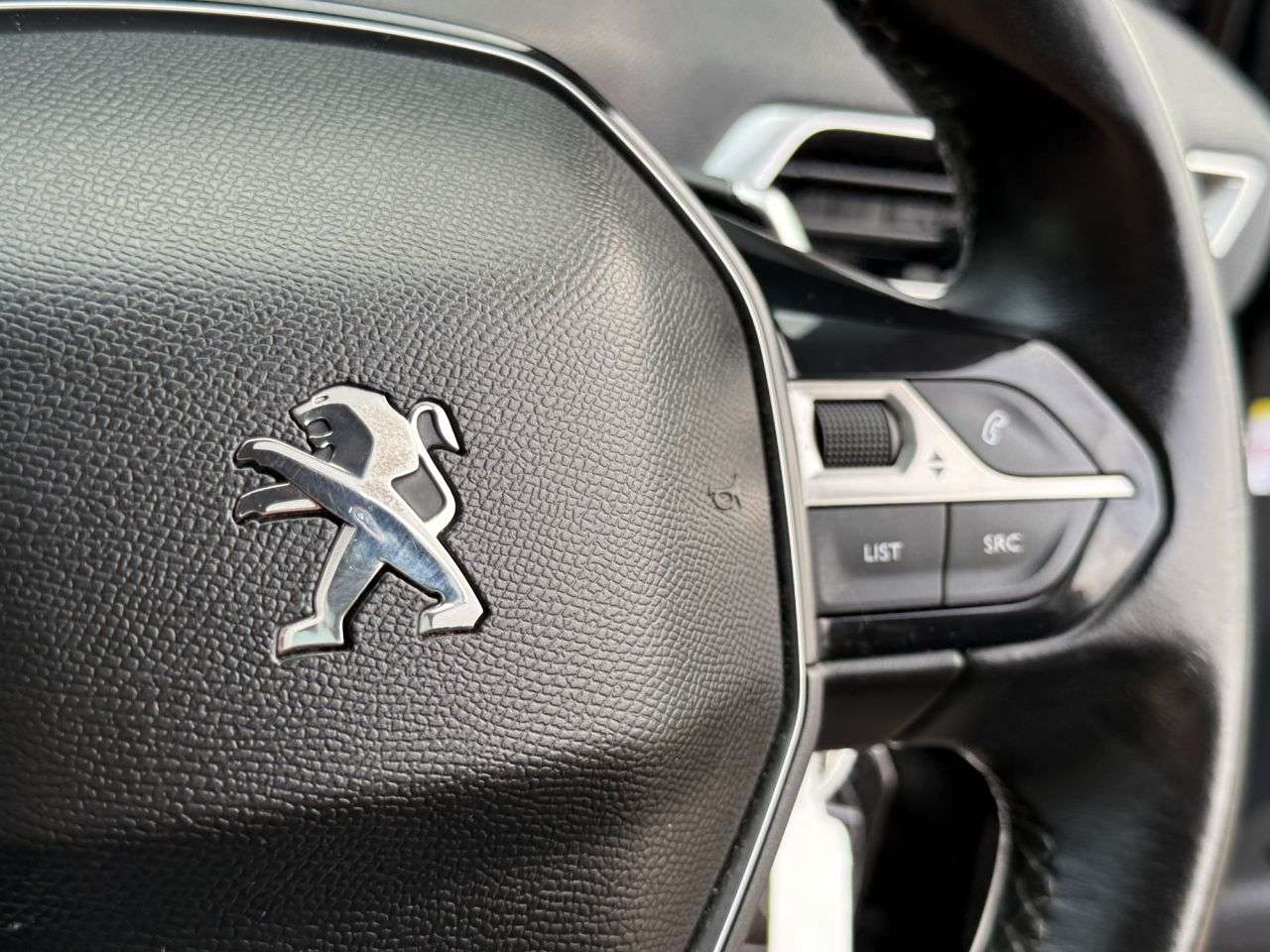 2017 PEUGEOT 3008 2017 PEUGEOT 3008