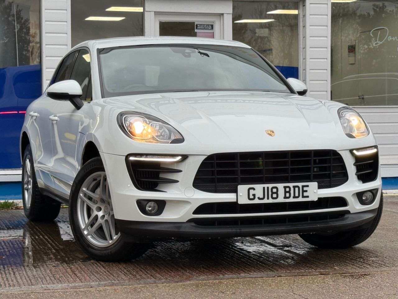 2018 PORSCHE MACAN 2018 PORSCHE MACAN