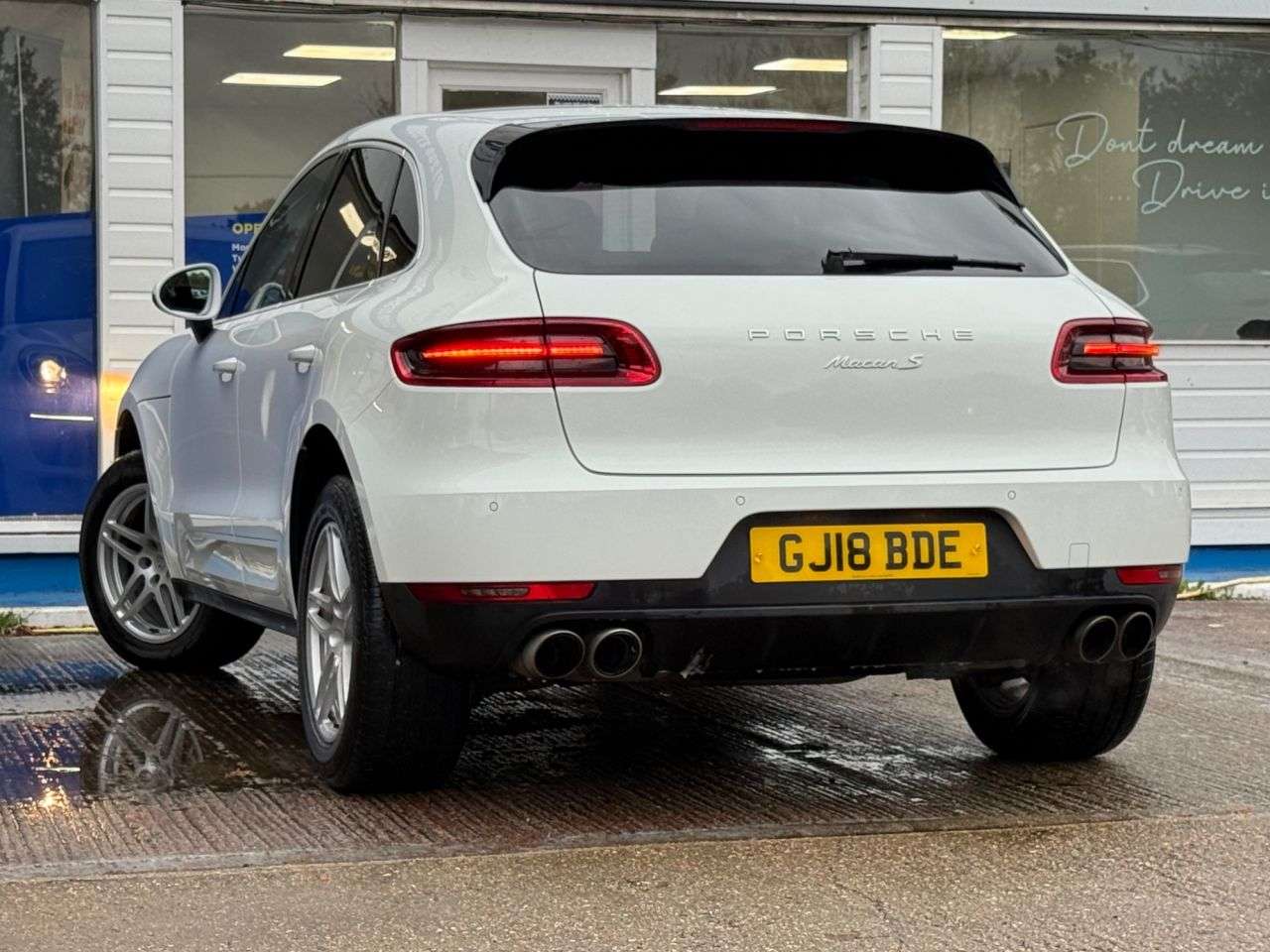 2018 PORSCHE MACAN 2018 PORSCHE MACAN