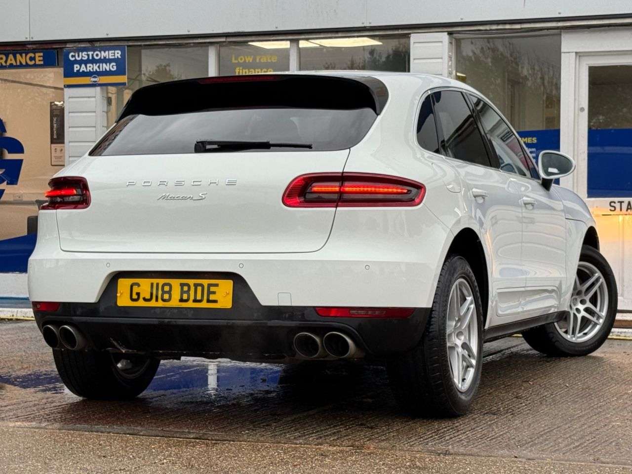 2018 PORSCHE MACAN 2018 PORSCHE MACAN