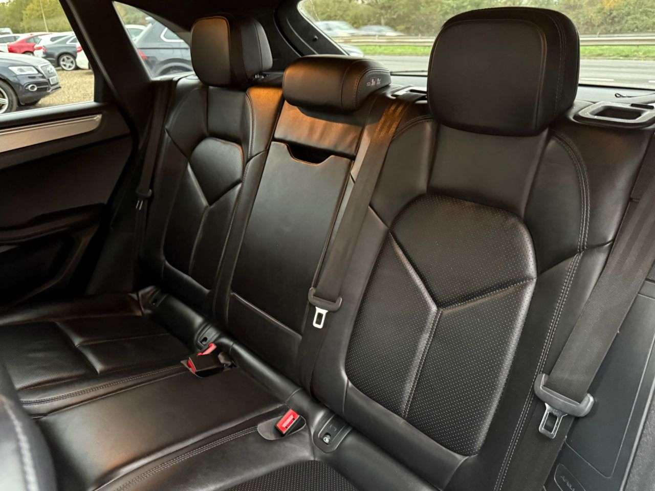 2018 PORSCHE MACAN 2018 PORSCHE MACAN