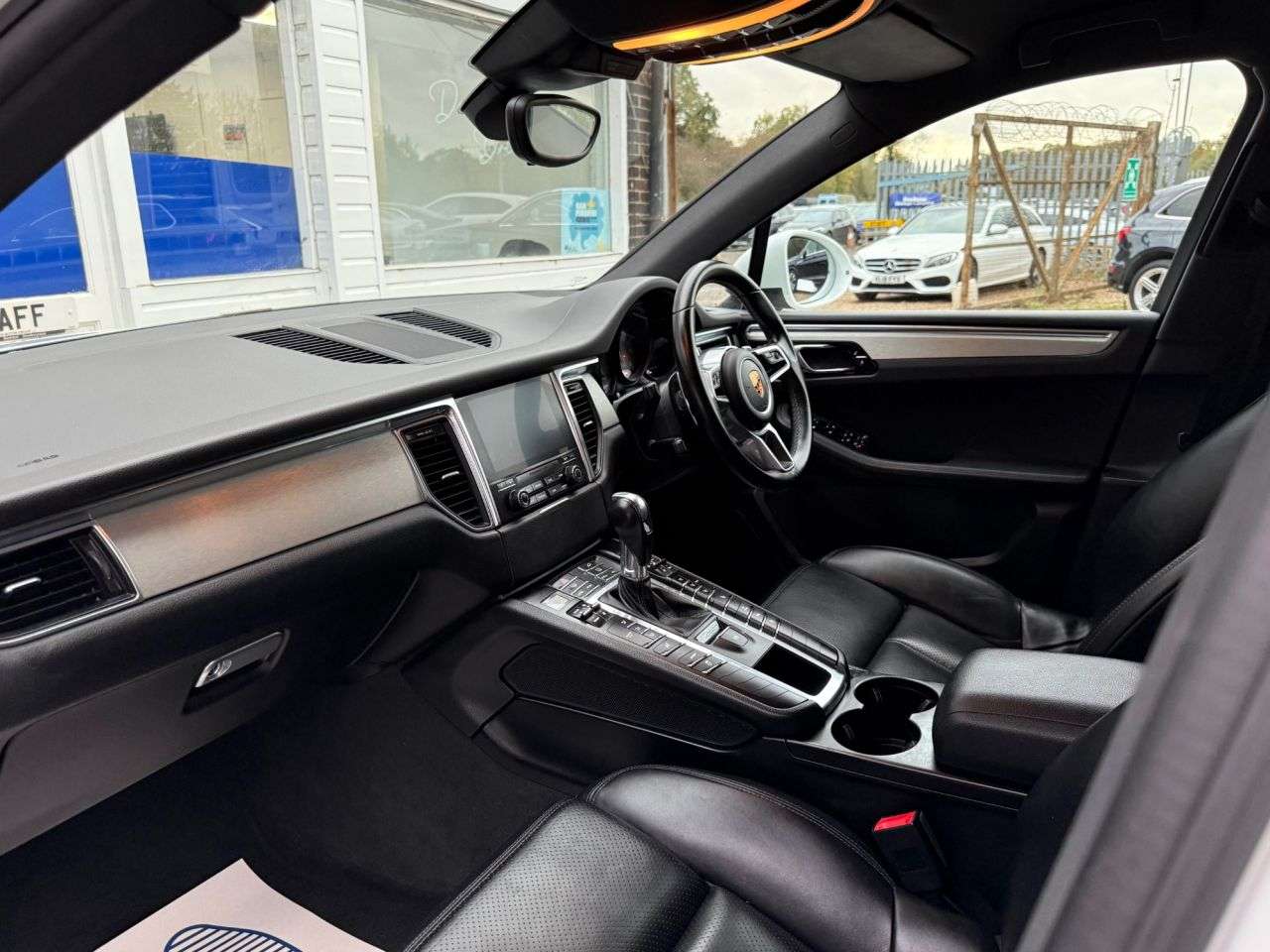 2018 PORSCHE MACAN 2018 PORSCHE MACAN