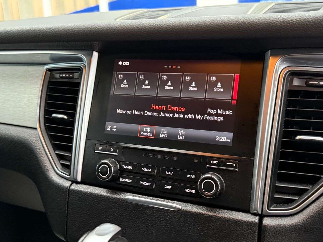 2018 PORSCHE MACAN 2018 PORSCHE MACAN