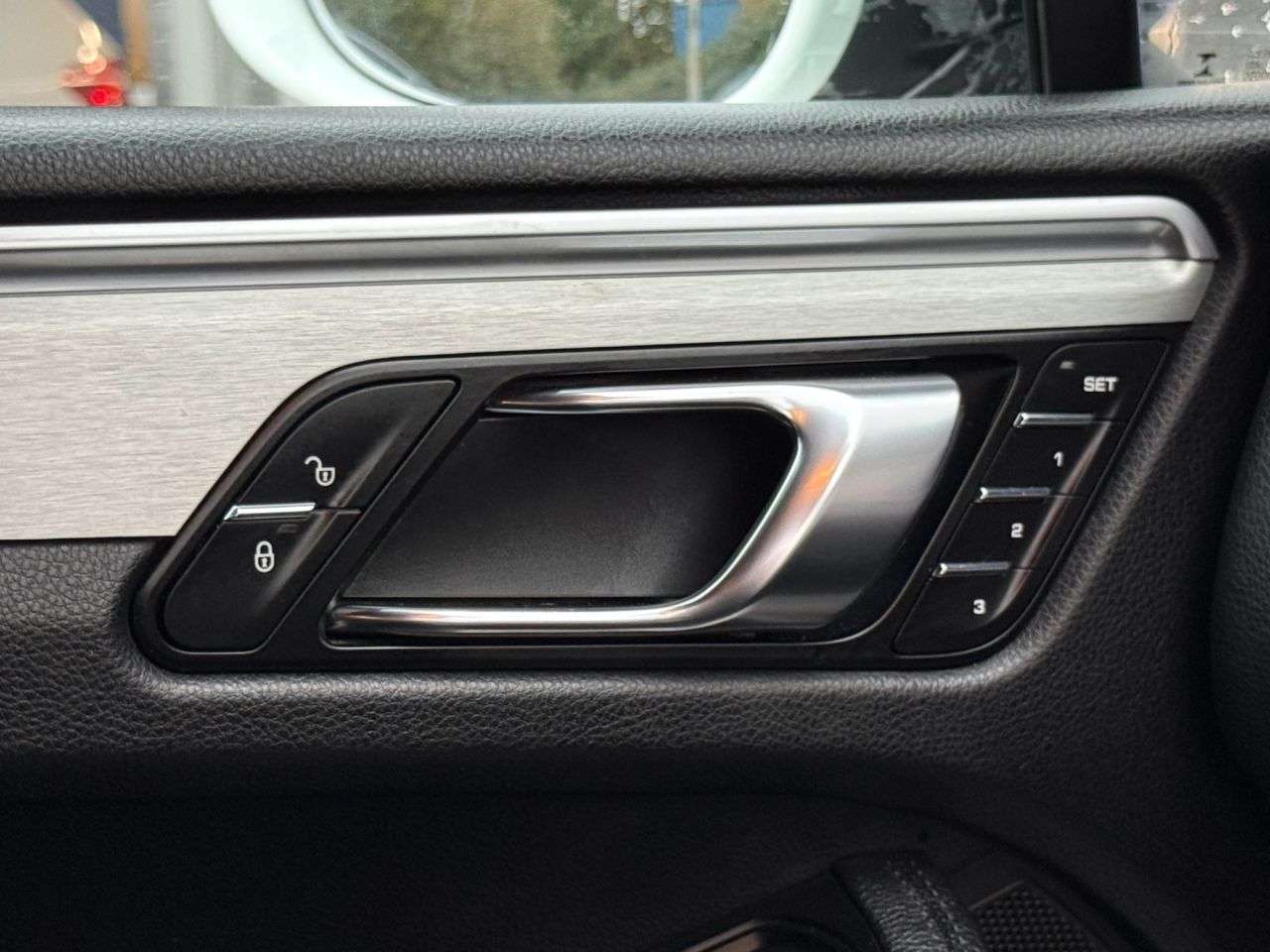 2018 PORSCHE MACAN 2018 PORSCHE MACAN