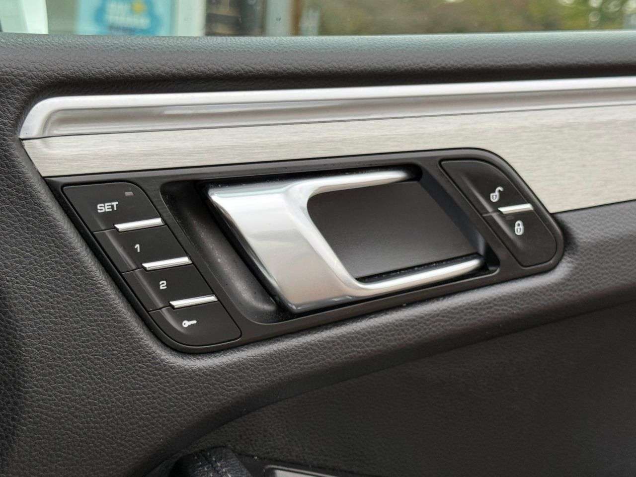 2018 PORSCHE MACAN 2018 PORSCHE MACAN