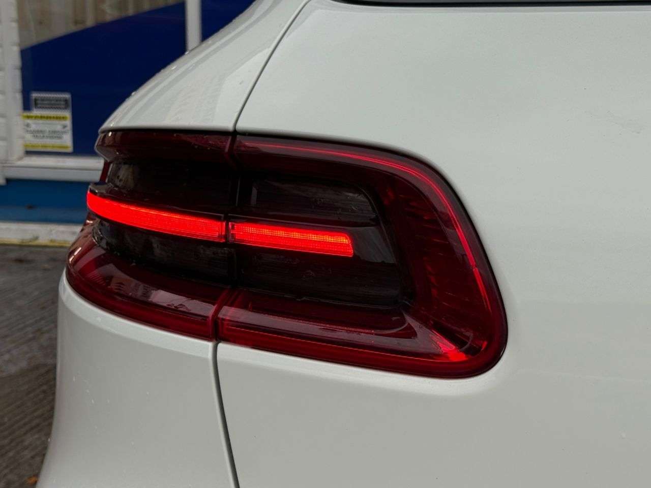 2018 PORSCHE MACAN 2018 PORSCHE MACAN