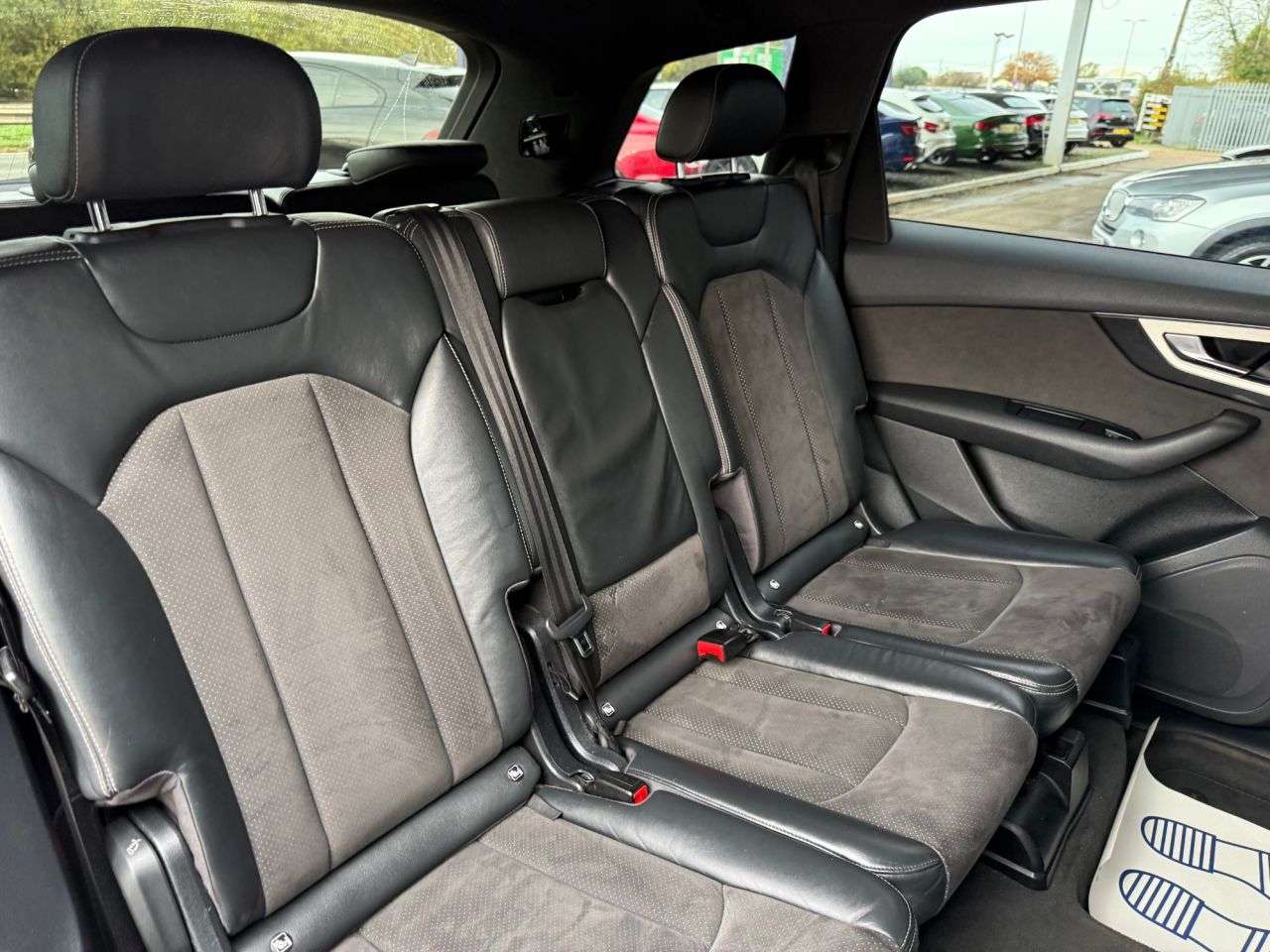 2017 AUDI Q7 2017 AUDI Q7